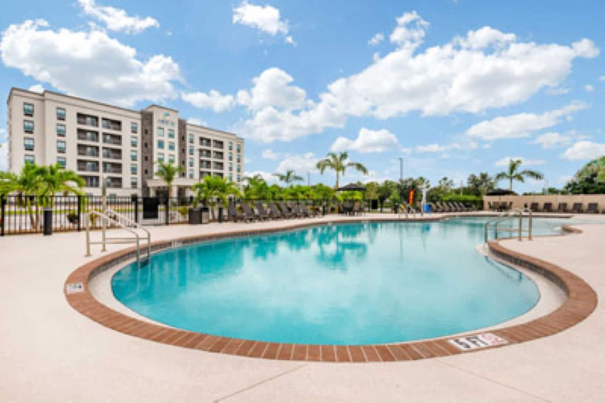 Ameniti Bay - Best Western Signature Collection Fruitville Buitenkant foto