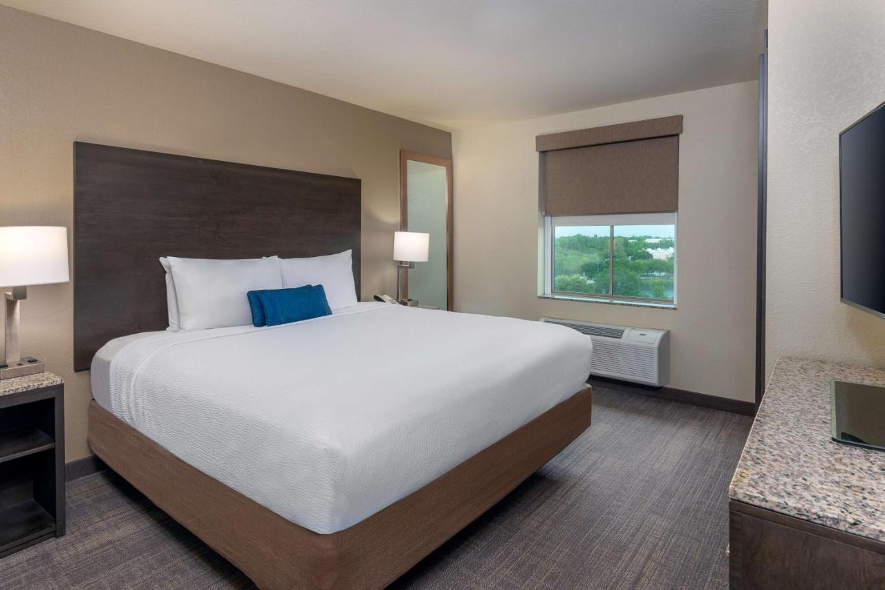 Ameniti Bay - Best Western Signature Collection Fruitville Buitenkant foto