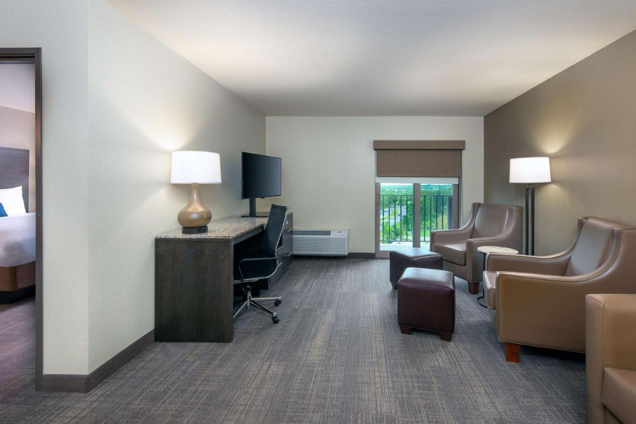 Ameniti Bay - Best Western Signature Collection Fruitville Buitenkant foto